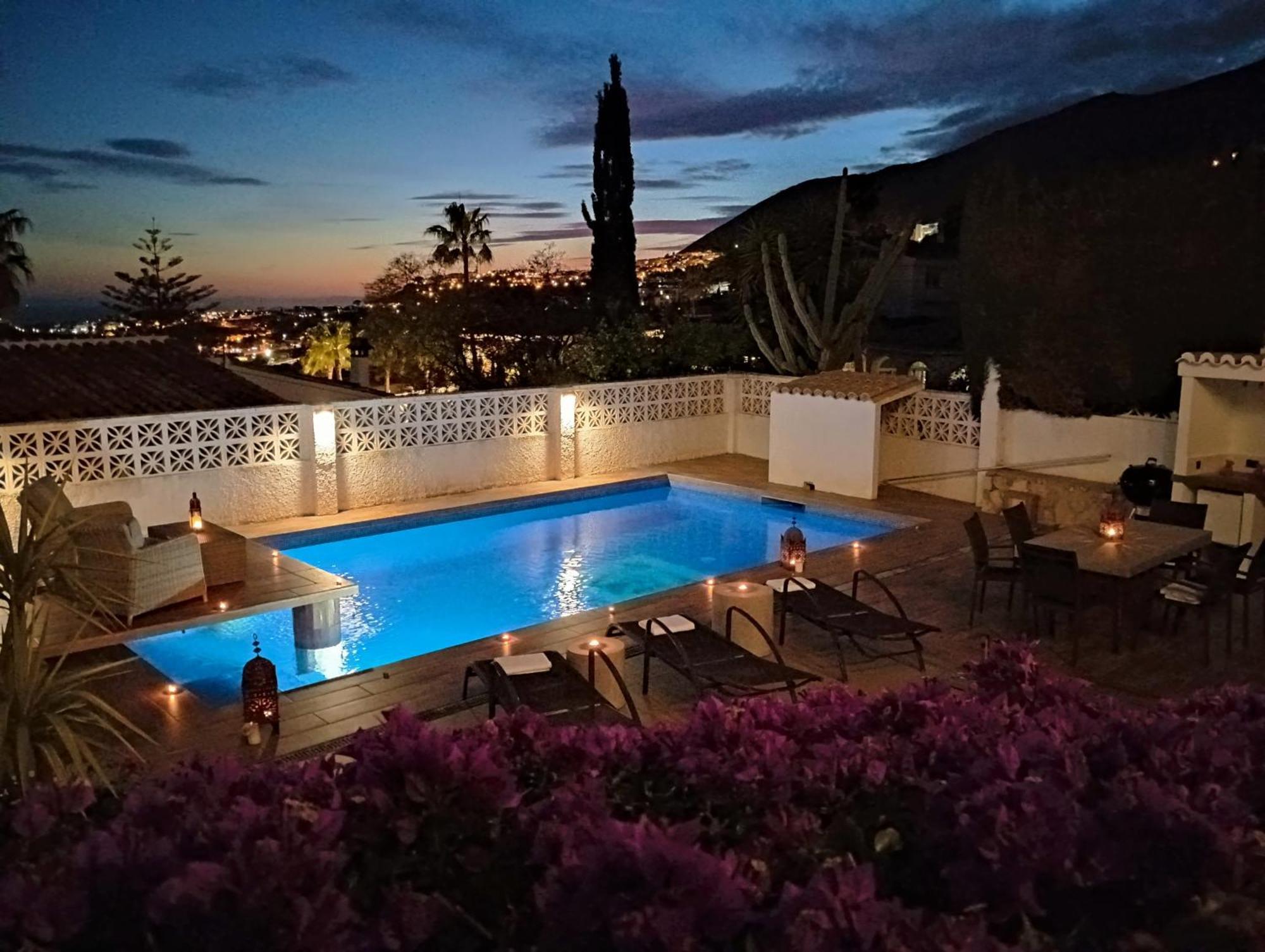 Villa Del Sol เบนัลมาเดนา ภายนอก รูปภาพ