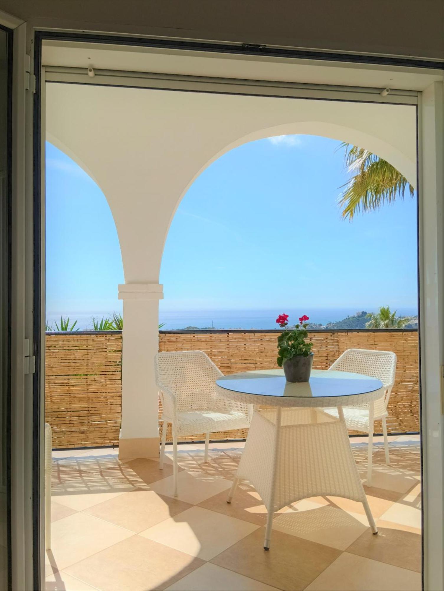Villa Del Sol เบนัลมาเดนา ภายนอก รูปภาพ